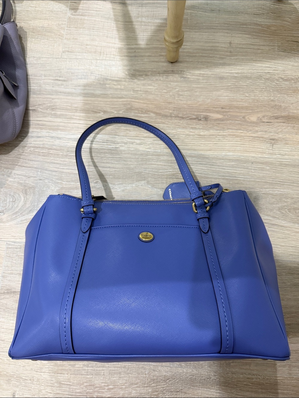 Elegant Blue Leather Tote Handbag